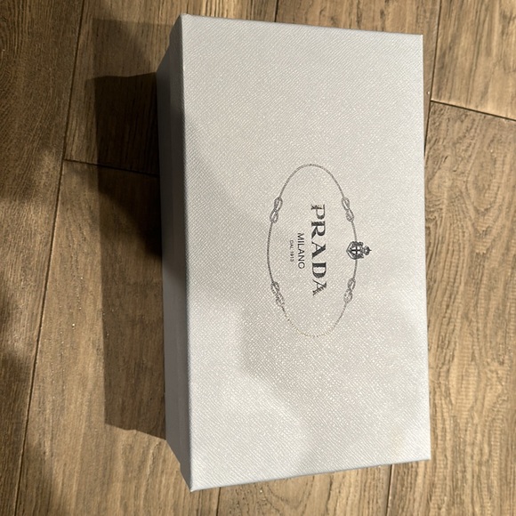 Prada Round toe patent leather pump - 40 - Picture 6 of 6